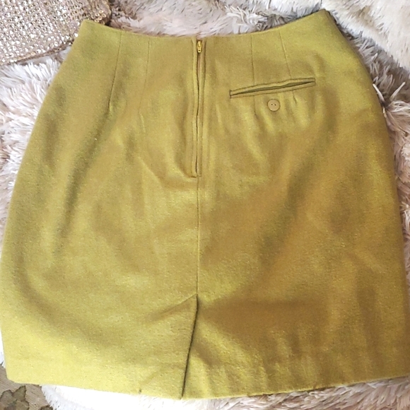 Young Americans Skirt size 7 Junior oliver color 42% Wool Very good condition - Picture 4 of 11